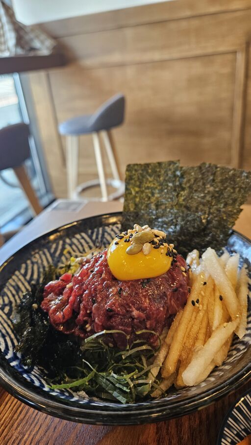 광명역 얼룩말식당 소고기 육회 비빔밥